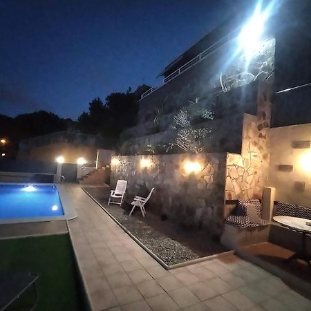 Villa Flamante Tarragona Bagian luar foto