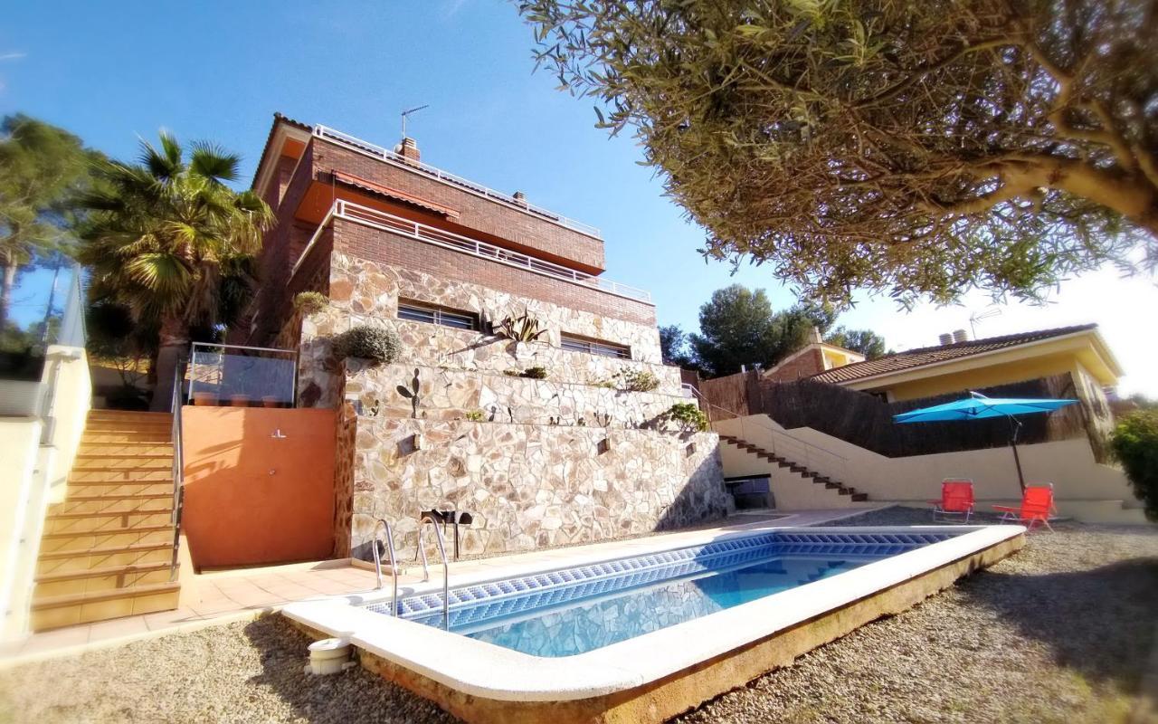 Villa Flamante Tarragona Bagian luar foto