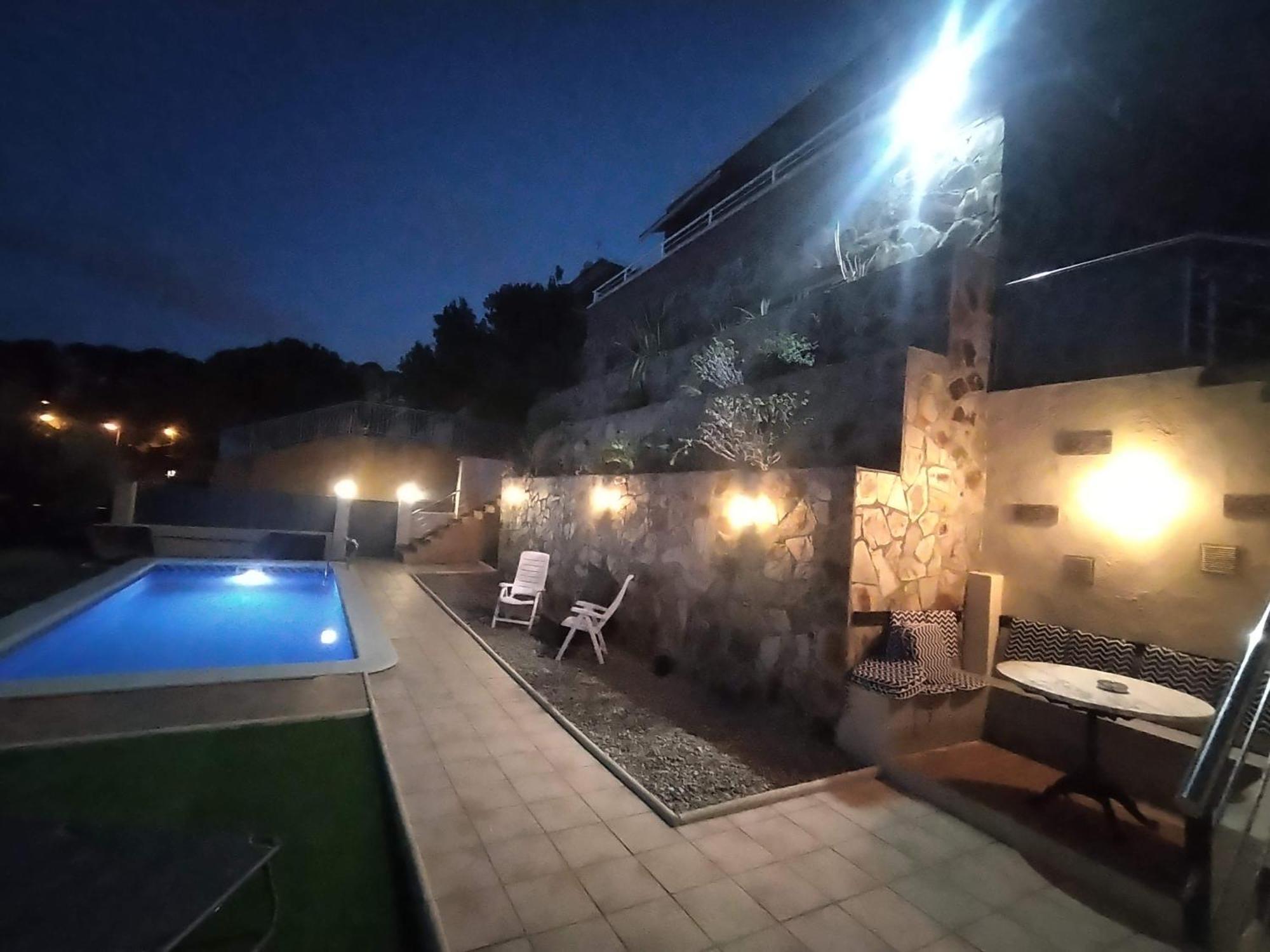 Villa Flamante Tarragona Bagian luar foto